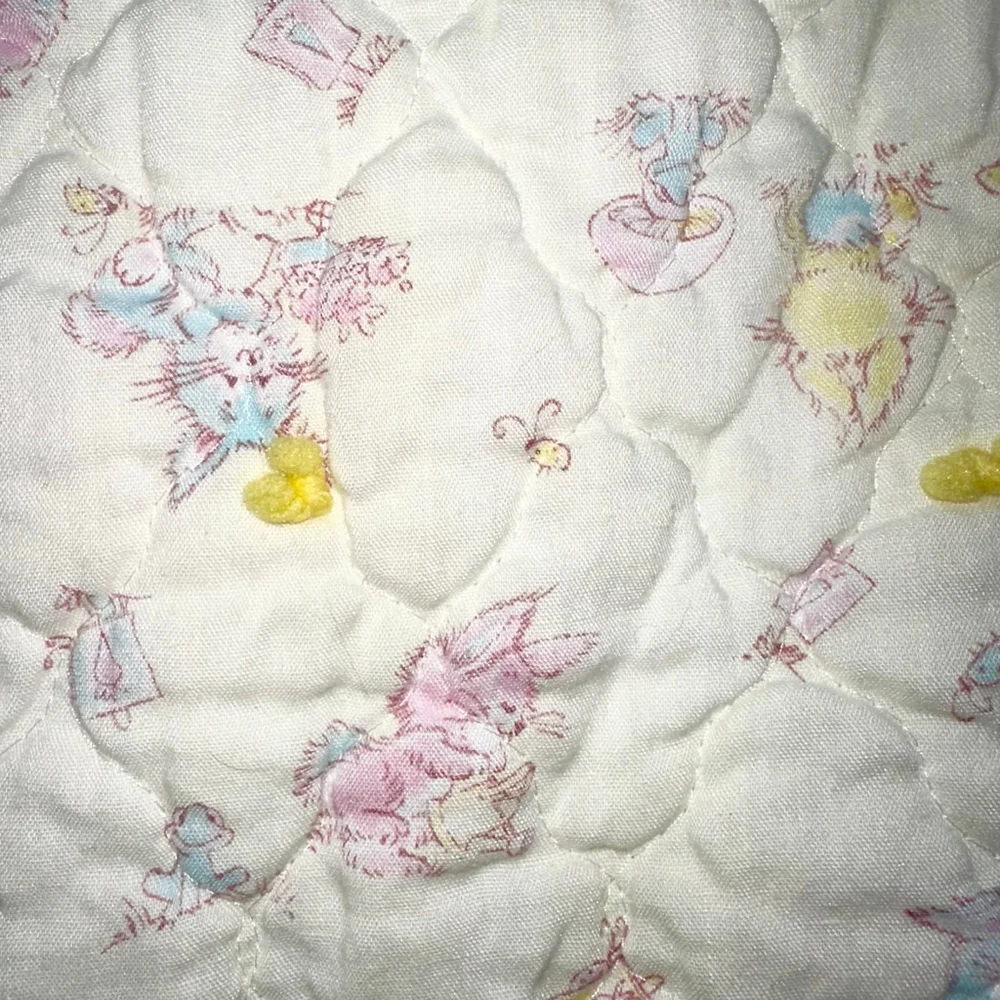 EUC Vintage Baby Blanket Quilt with Bunny Print in Pale Yellow Gender Neutral